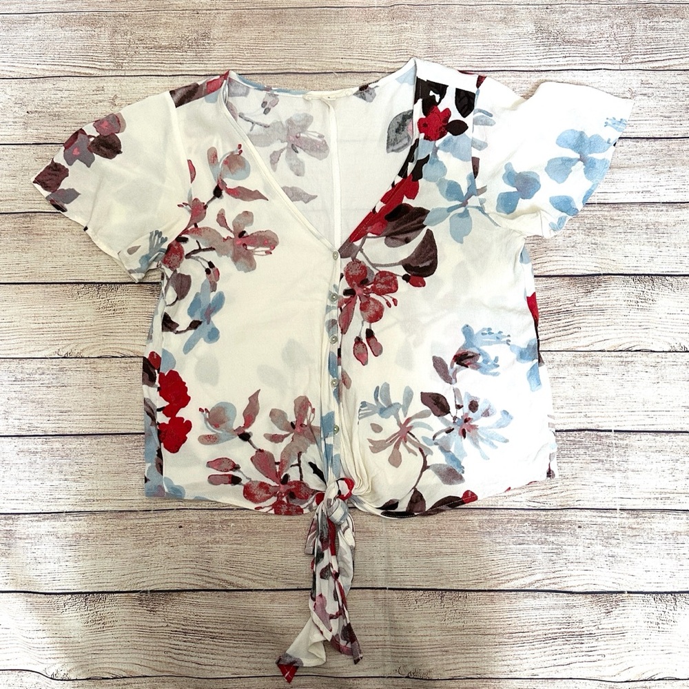 Lovestitch Red and Blue Floral Button-Down V-Neck Tie Front Blouse Size Small